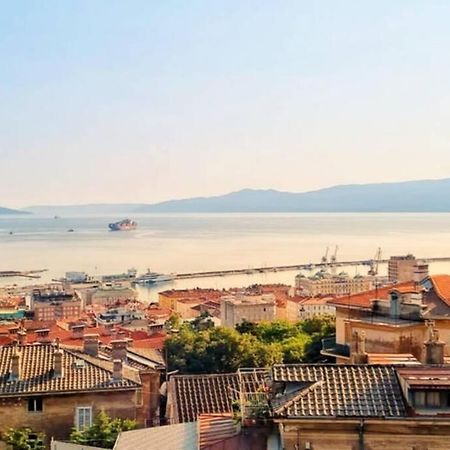 Apartment Lori - beautiful view Fiume Esterno foto