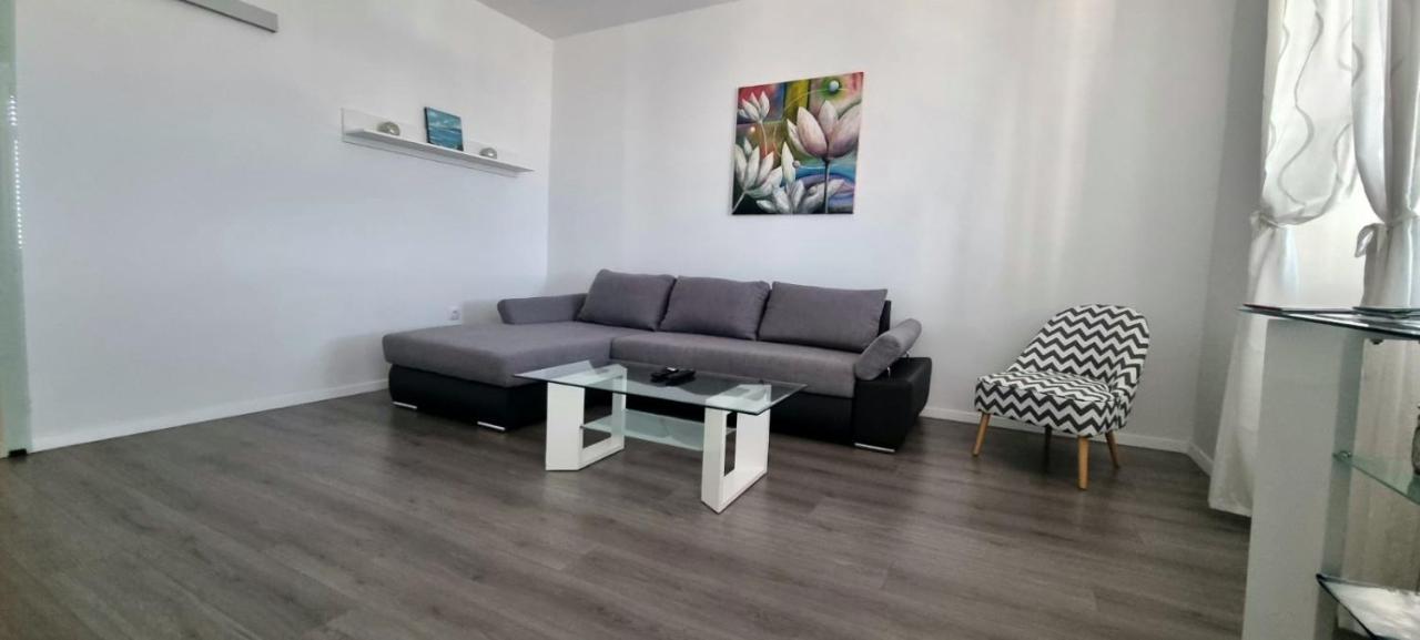 Apartment Lori - beautiful view Fiume Esterno foto